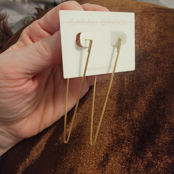 Sarah Briggs Angular Gold Hoops - Picture 4 of 4